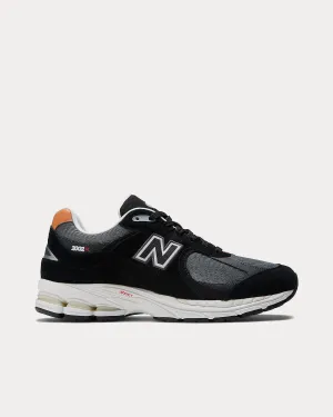 2002r Black / Sepia / Magnet Low Top Sneakers