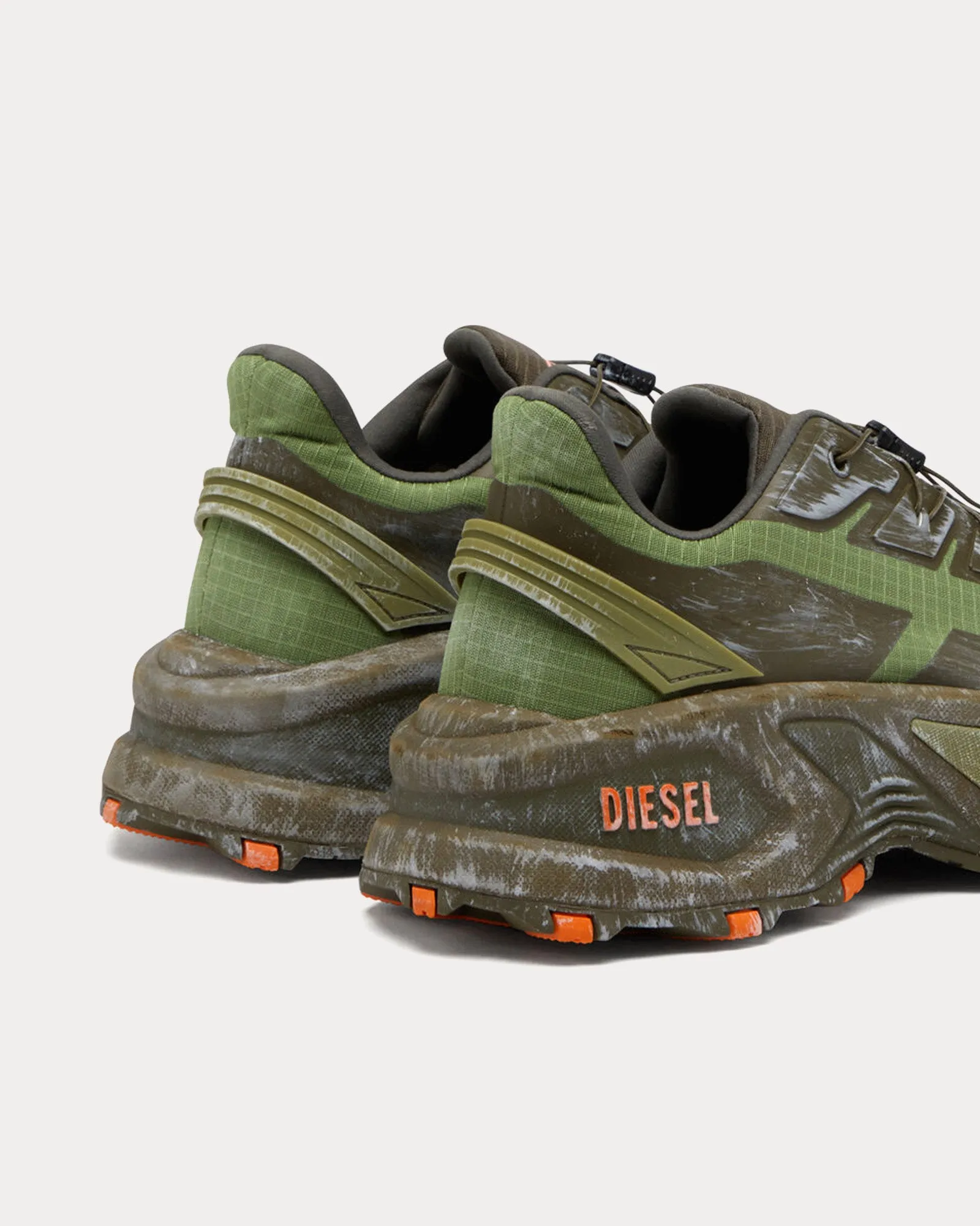 D-Cage Runner Green / Orange Low Top Sneakers