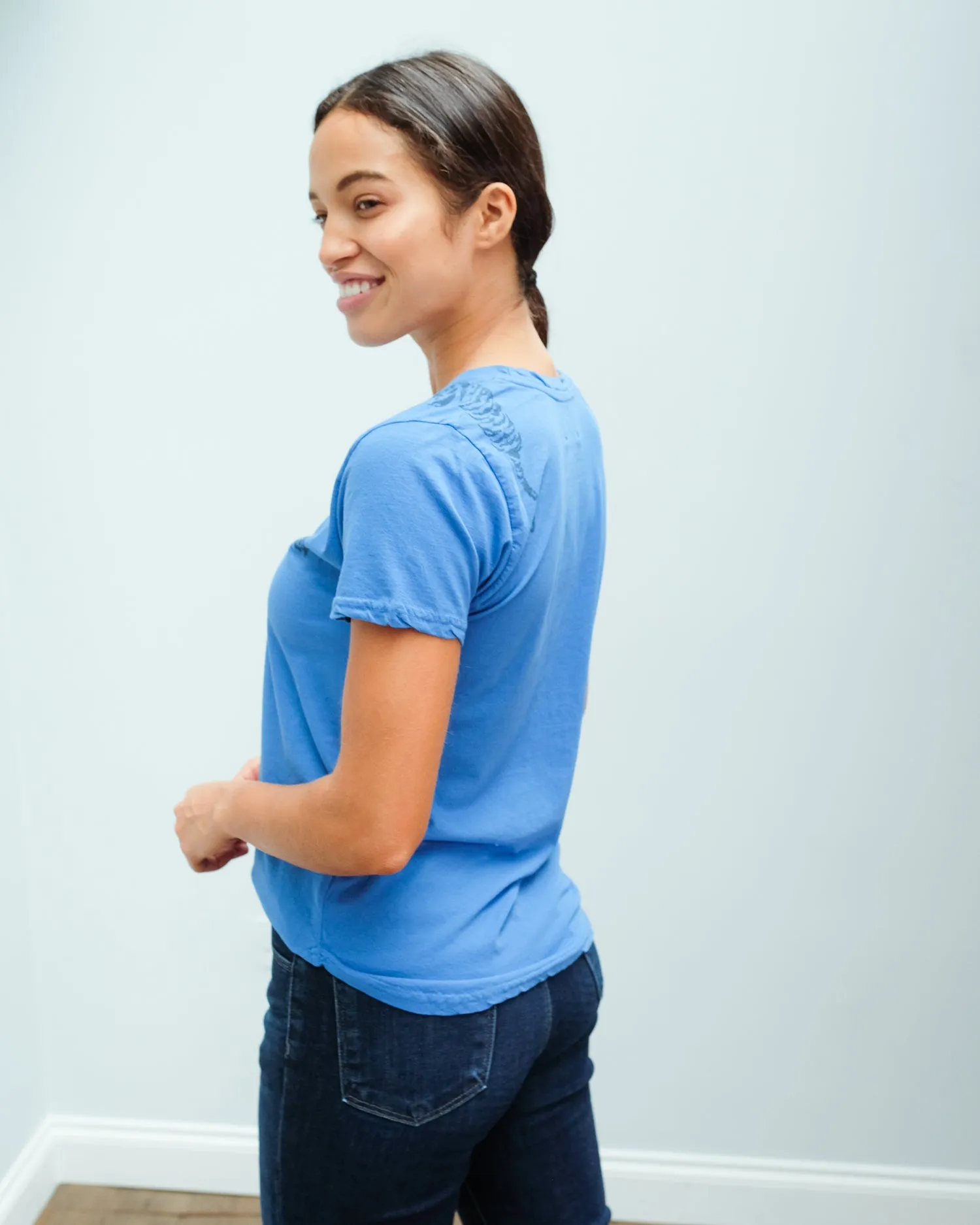 JU Ti tiger tee in bright blue