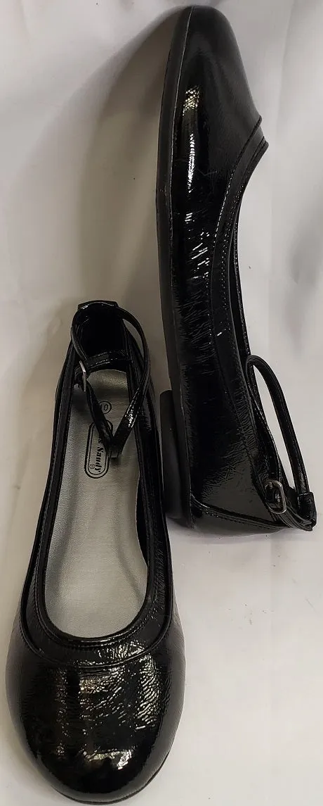 Maura -- Women's Flat Shoe