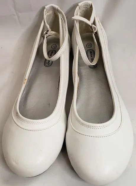 Maura -- Women's Flat Shoe
