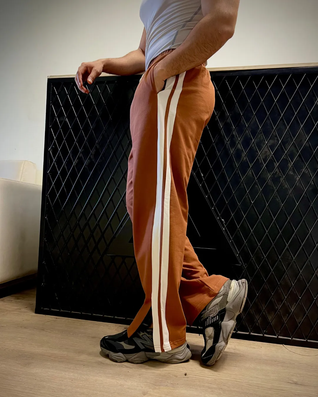 Men Extra Wide Leg Jogger with Contrast Stripe and Slit (BROWN)