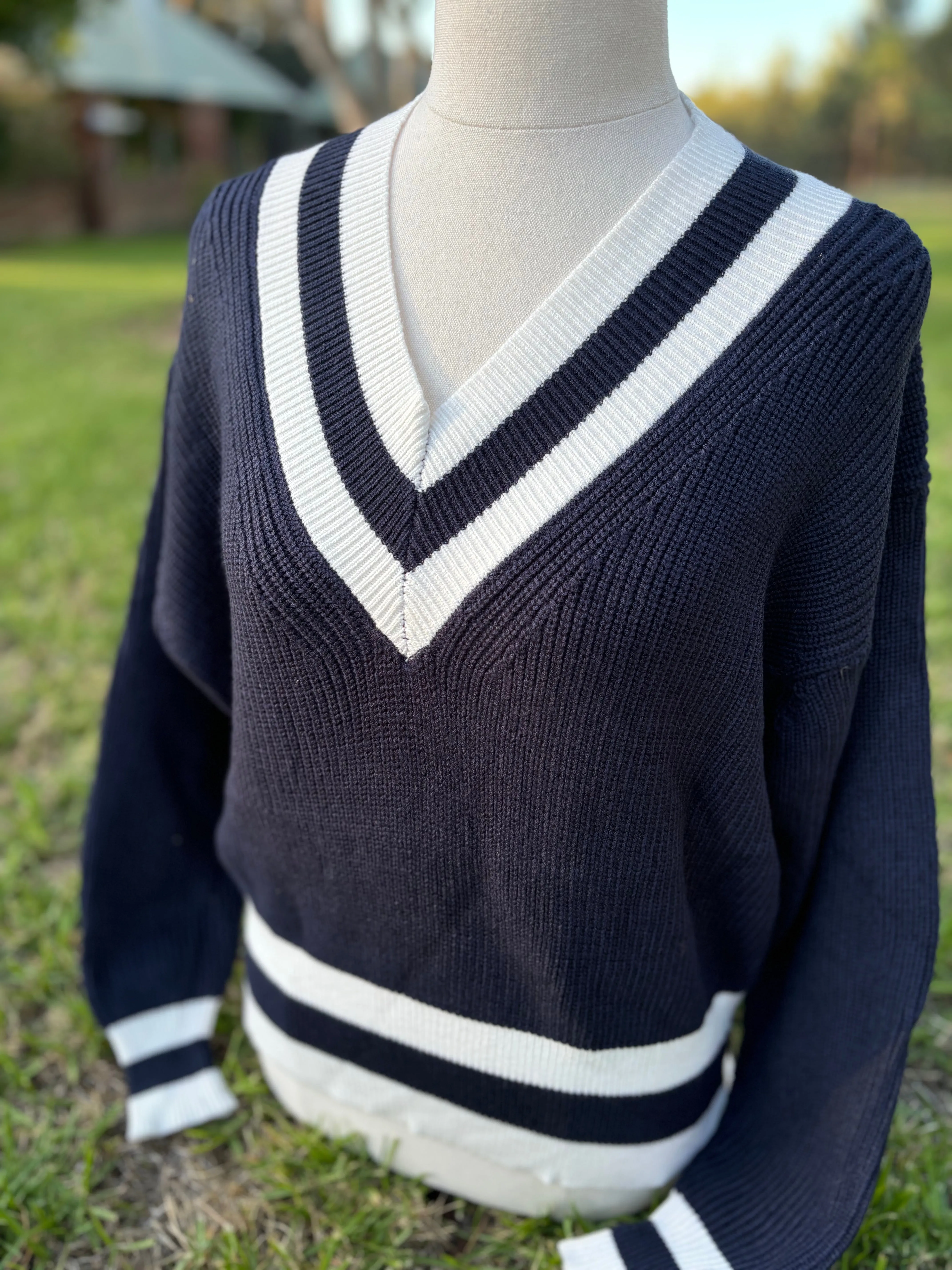 V Neck Knit - Navy